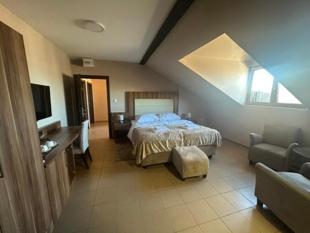 Jp Motel Mali Pariz Bor Zewnętrze zdjęcie