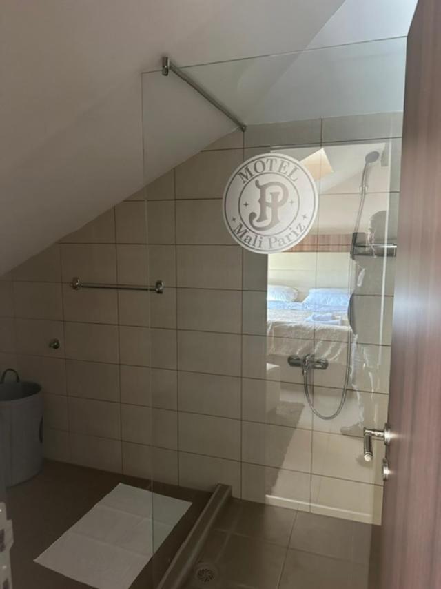 Jp Motel Mali Pariz Bor Zewnętrze zdjęcie
