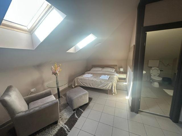 Jp Motel Mali Pariz Bor Zewnętrze zdjęcie