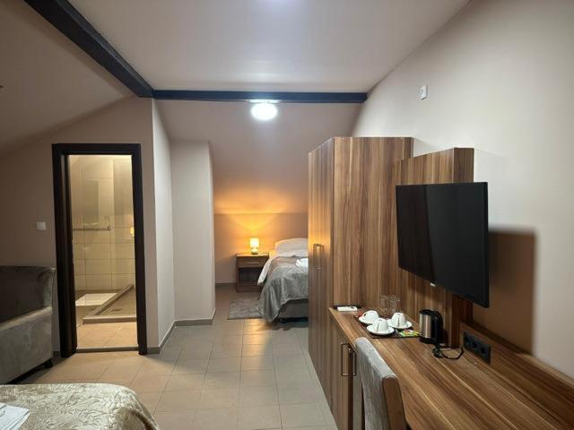 Jp Motel Mali Pariz Bor Zewnętrze zdjęcie