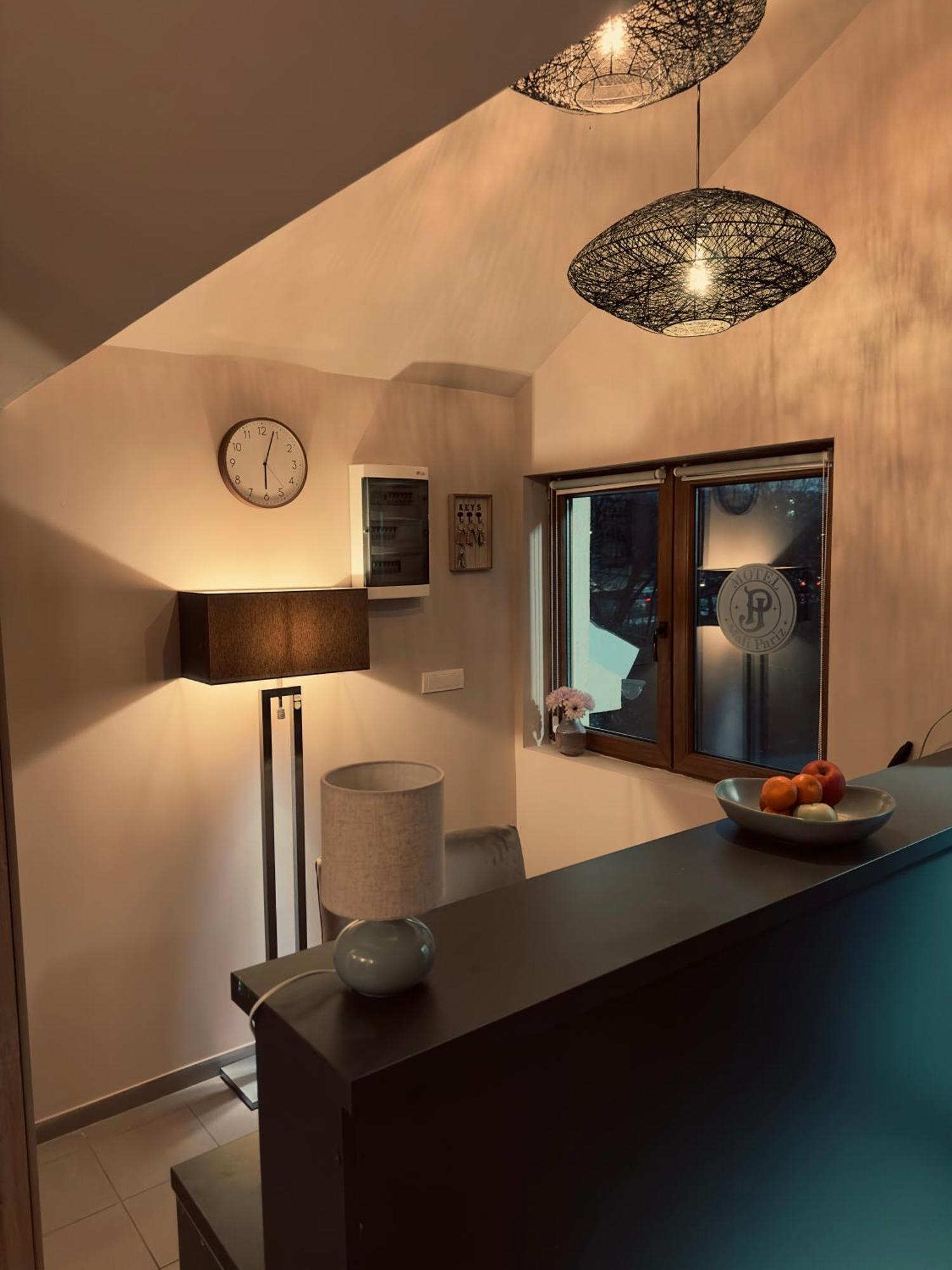 Jp Motel Mali Pariz Bor Zewnętrze zdjęcie